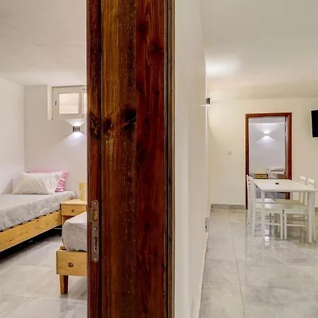 Spacious 6br Seafront * Sliema