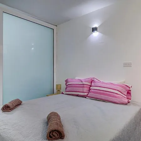 Apartmán Spacious 6br Seafront *
