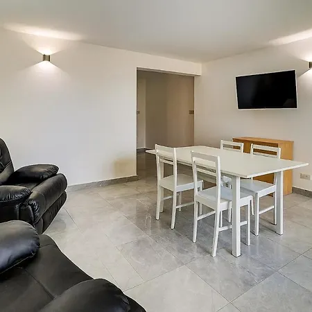 Spacious 6br Seafront * Sliema