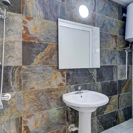 Spacious 6br Seafront *